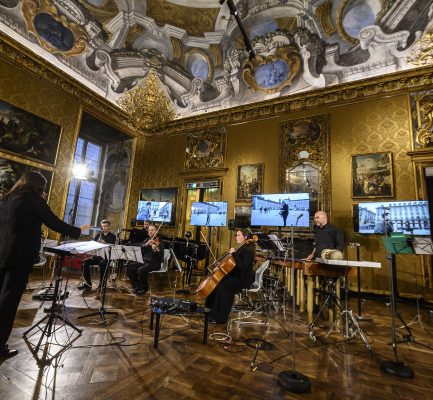 The first European trial of the itinerant orchestra: “The Garden of Forking Paths” by Andrea Molino